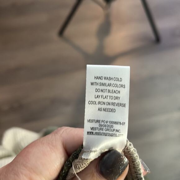 Status by Chennault Green and Tan Dip Dye Ribbed Cowlneck Sweater Size XS - Picture 8 of 8